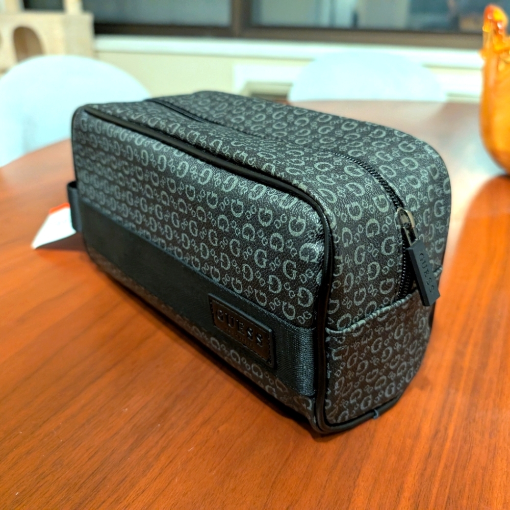 Guess Men's Travel Kit - Black